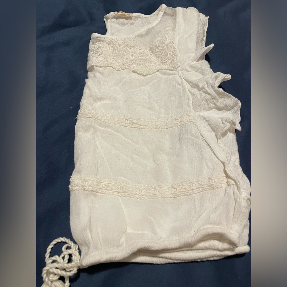 Hollister Flutter Sleeve Lace Striped Mesh/Lace Neck Detail Rope Tie Hem Crop - Picture 12 of 12